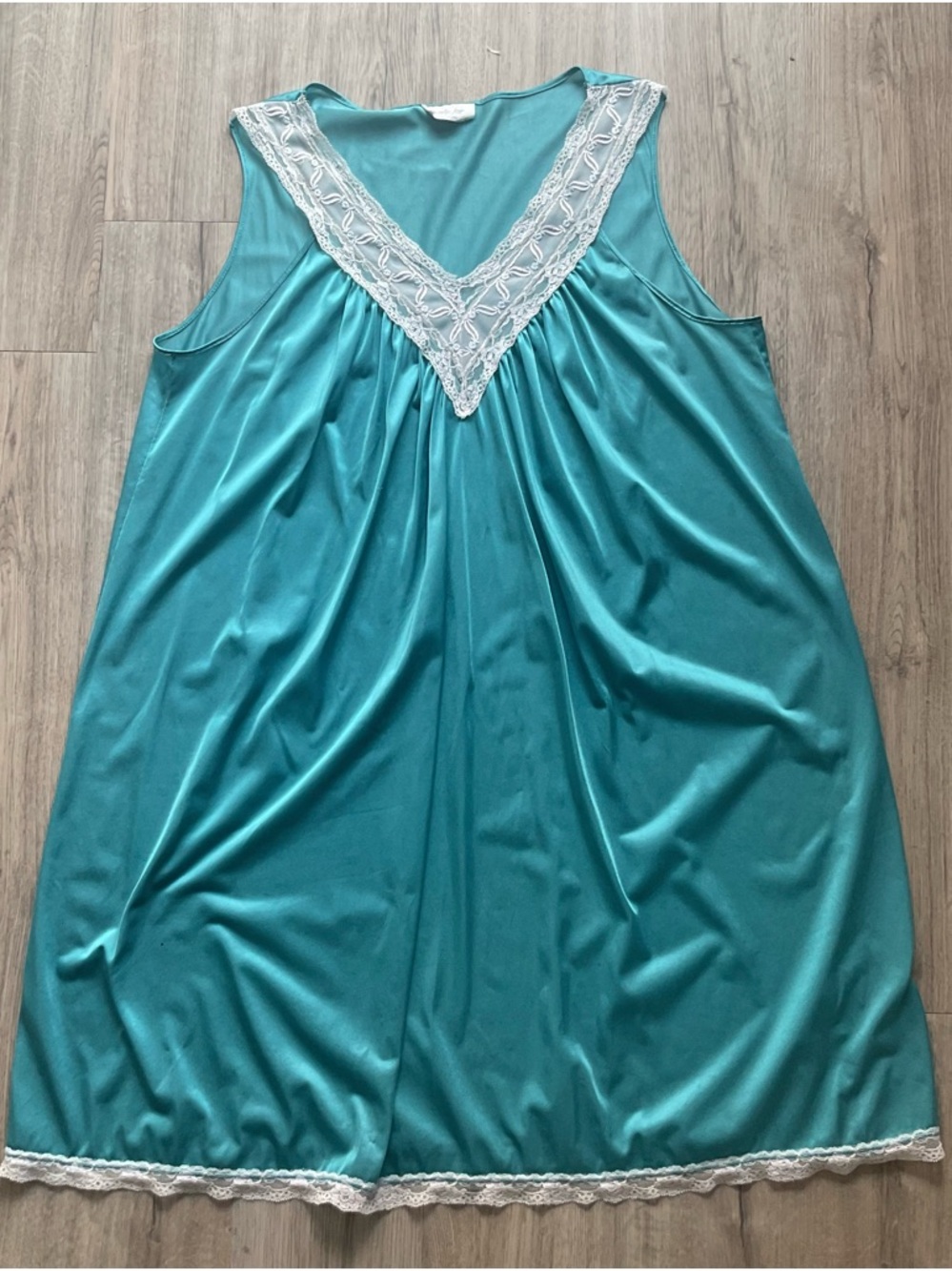 Vanity Fair Teal V-Neck Nightgown with White Lace Size Large